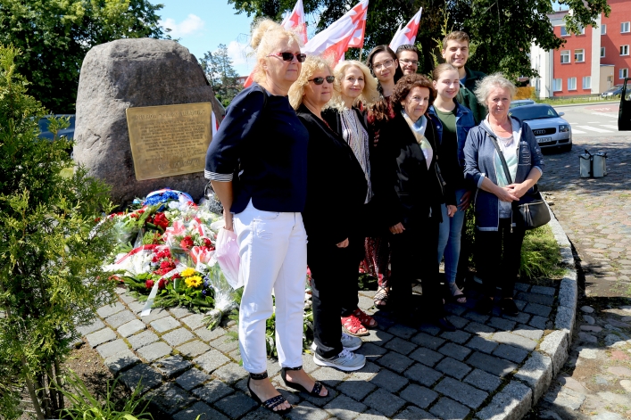 Pani Irena przyjechała z rodziną z Nowego Jorku, aby uczcić pamięć o braciach