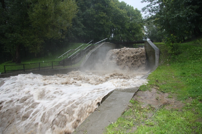 Park Dolinka pod wodą. Kumiela wystąpiła z brzegów