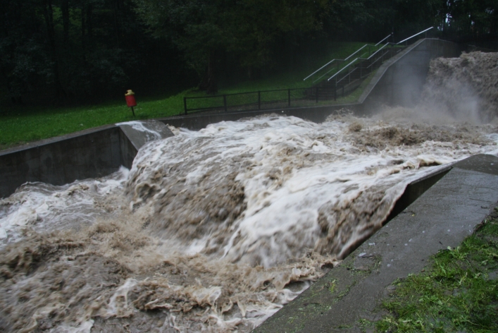 Park Dolinka pod wodą. Kumiela wystąpiła z brzegów