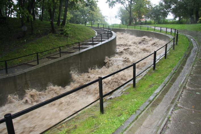 Park Dolinka pod wodą. Kumiela wystąpiła z brzegów