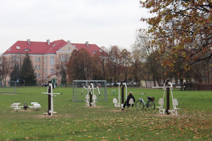Park przy Mickiewicza będzie oświetlony i monitorowany