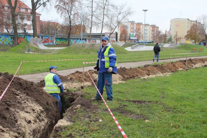 Park przy Mickiewicza będzie oświetlony i monitorowany