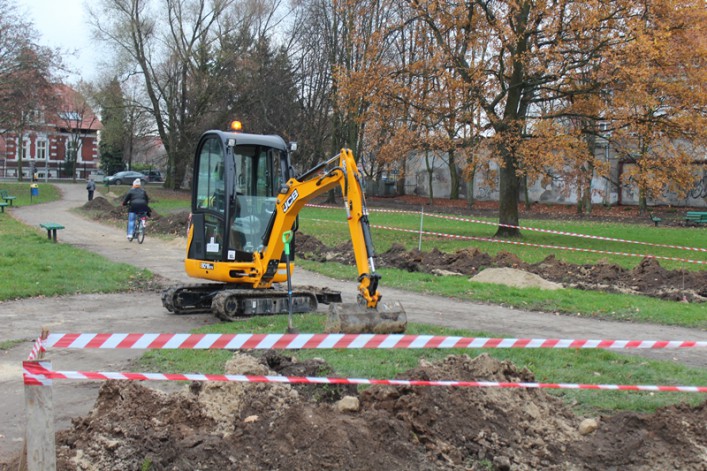 Park przy Mickiewicza będzie oświetlony i monitorowany