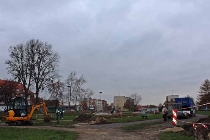 Park przy Mickiewicza będzie oświetlony i monitorowany