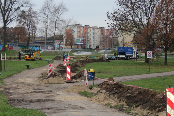 Park przy Mickiewicza będzie oświetlony i monitorowany