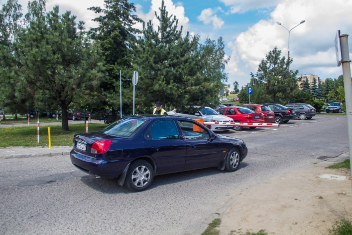 Parking przed Szpitalem Wojewódzkim i skrajne emocje z nim związane