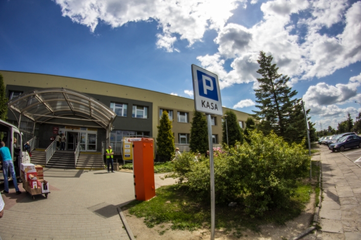 Parking przed Szpitalem Wojewódzkim i skrajne emocje z nim związane