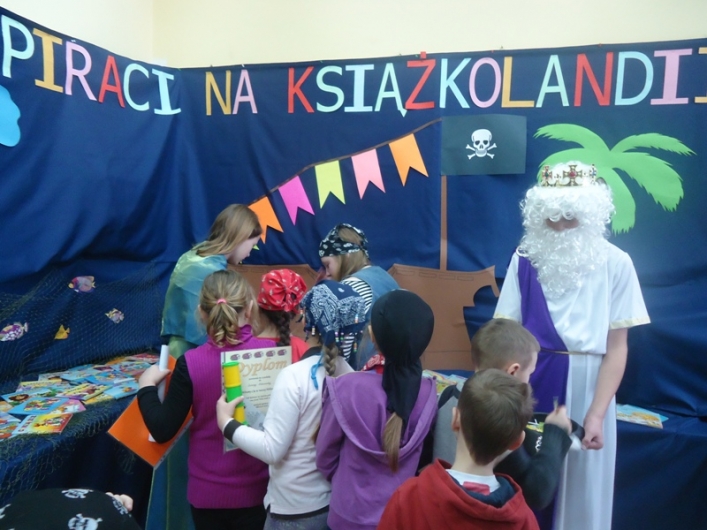 Pasowanie na czytelnika uczniów Szkoły Podstawowej nr 14