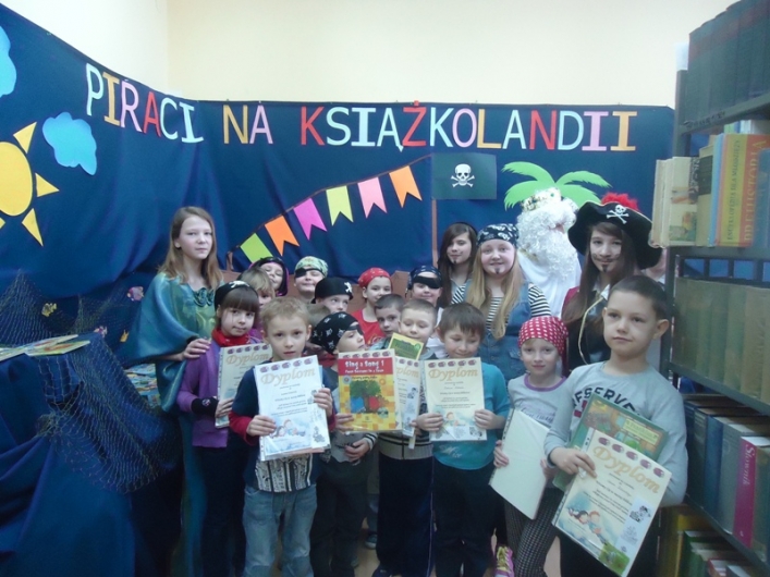 Pasowanie na czytelnika uczniów Szkoły Podstawowej nr 14