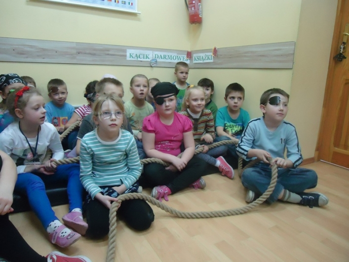 Pasowanie na czytelnika uczniów Szkoły Podstawowej nr 14