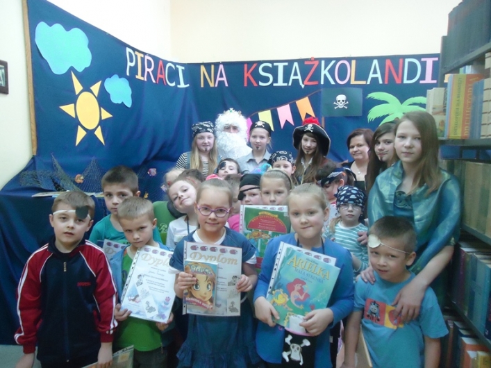 Pasowanie na czytelnika uczniów Szkoły Podstawowej nr 14