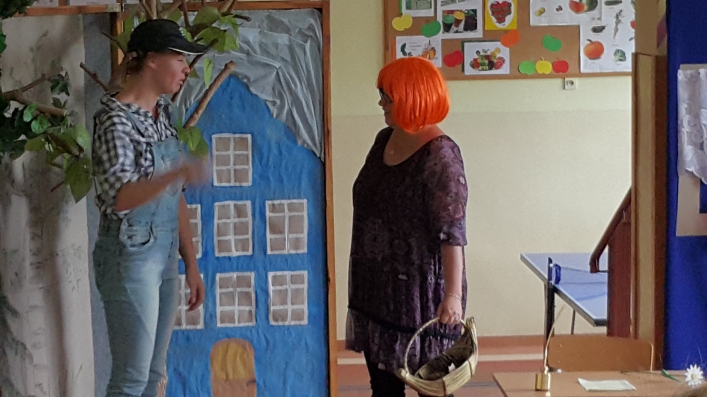Pedagodzy dali czadu, czyli „Ósemka” na scenie (+ zdjęcia)