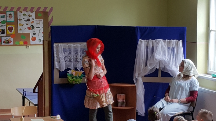 Pedagodzy dali czadu, czyli „Ósemka” na scenie (+ zdjęcia)