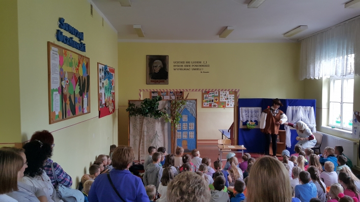 Pedagodzy dali czadu, czyli „Ósemka” na scenie (+ zdjęcia)