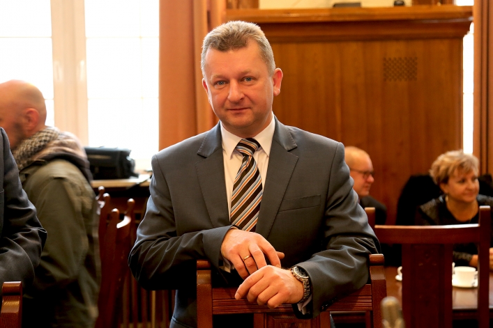 Pierwsza uroczysta sesja nowej Rady Miejskiej w Elblągu. 9 debiutantów