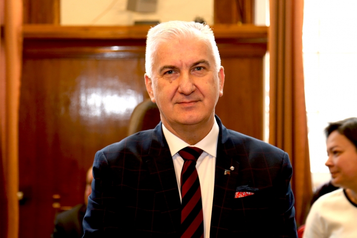 Pierwsza uroczysta sesja nowej Rady Miejskiej w Elblągu. 9 debiutantów