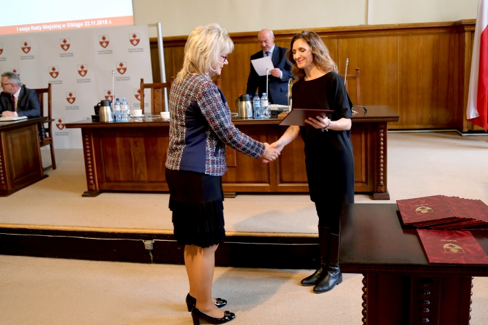 Pierwsza uroczysta sesja nowej Rady Miejskiej w Elblągu. 9 debiutantów