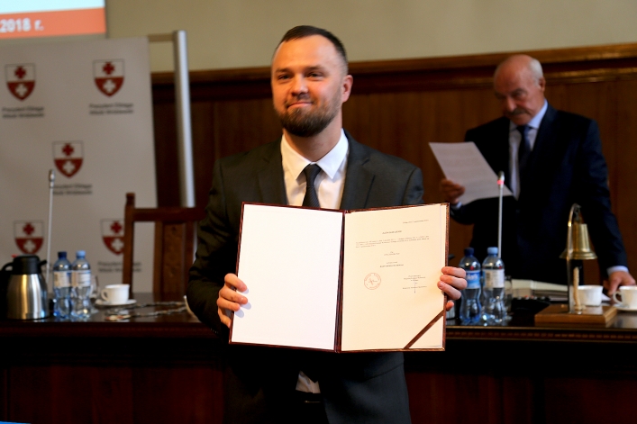 Pierwsza uroczysta sesja nowej Rady Miejskiej w Elblągu. 9 debiutantów
