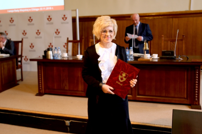 Pierwsza uroczysta sesja nowej Rady Miejskiej w Elblągu. 9 debiutantów