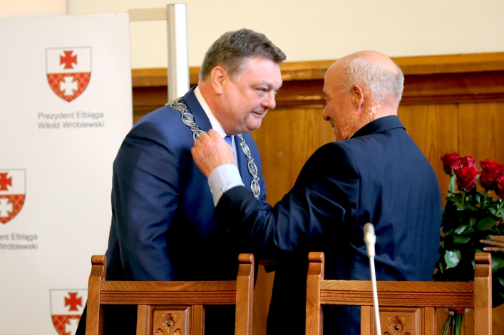 Pierwsza uroczysta sesja nowej Rady Miejskiej w Elblągu. 9 debiutantów