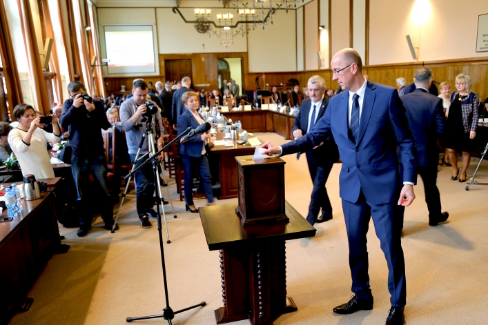 Pierwsza uroczysta sesja nowej Rady Miejskiej w Elblągu. 9 debiutantów