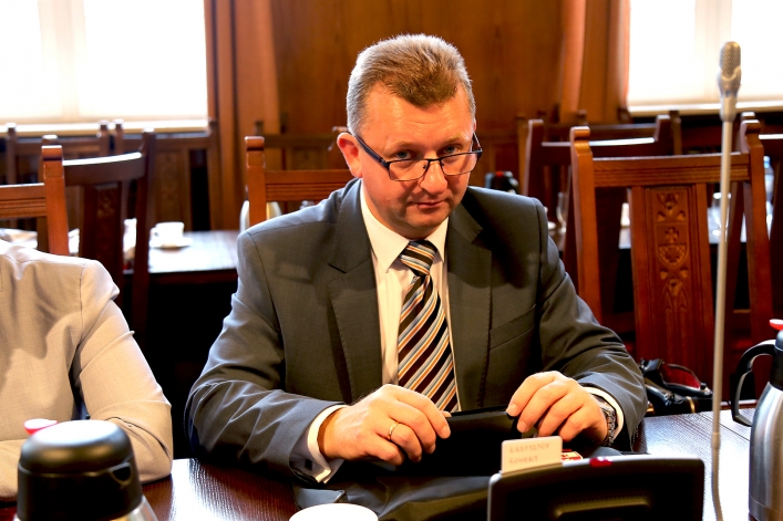 Pierwsza uroczysta sesja nowej Rady Miejskiej w Elblągu. 9 debiutantów