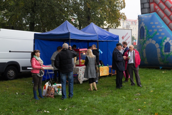 Piknik i konferencja w deszczu. Zjednoczona Lewica prezentuje kandydatów