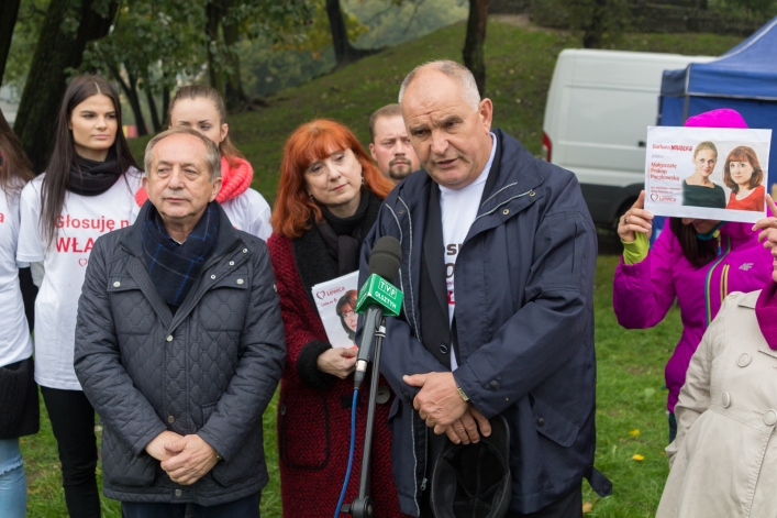 Piknik i konferencja w deszczu. Zjednoczona Lewica prezentuje kandydatów