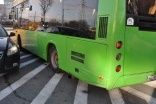 Pił, prowadził i uderzył w autobus