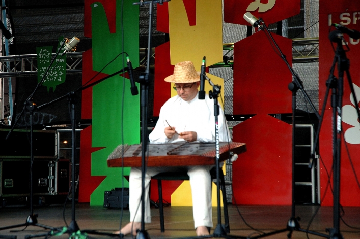 Piotr Krupski podczas występu na 53. Festiwalu Kapel i Śpiewaków Ludowych w Kazimierzu Dolnym
