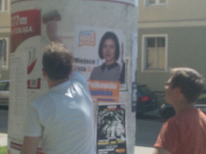 Plakatowa wojna w Elblągu. Kandydaci zaklejają kandydatów