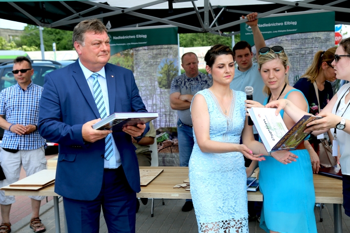 Po Elblągu kursował zielony tramwaj