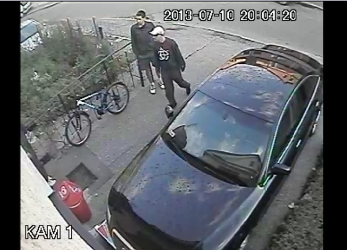 Podejrzani o kradzież roweru nagrani przez monitoring