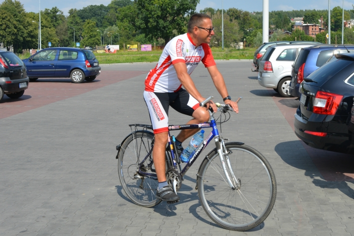 Podróżnik Dominik Dobrowolski spotkał się z elblążanami przy "Biedronce" (+ zdjęcia)
