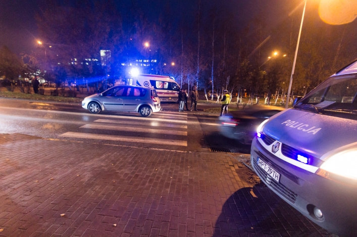 Podwójne potrącenie na ul. Królewieckiej. Kierowcy, uważajcie!