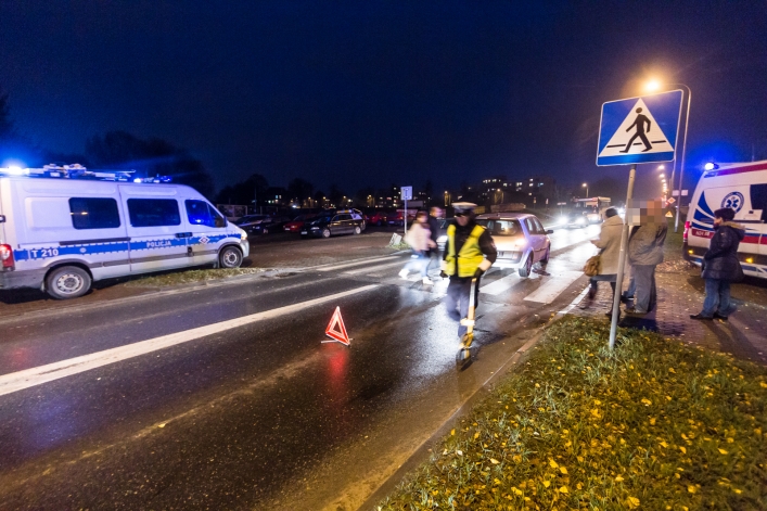 Podwójne potrącenie na ul. Królewieckiej. Kierowcy, uważajcie!