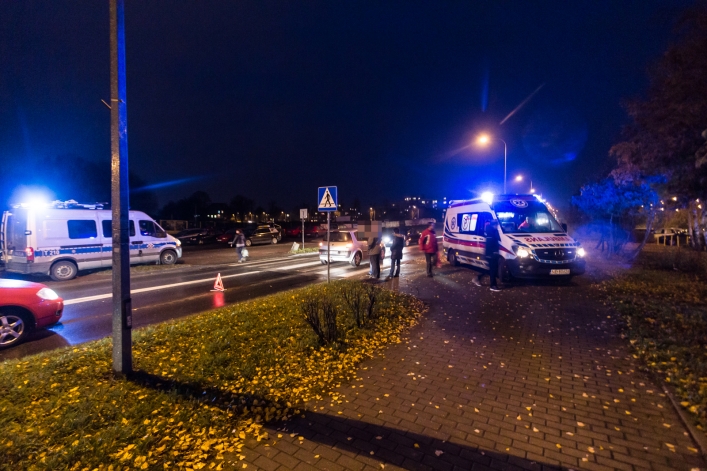 Podwójne potrącenie na ul. Królewieckiej. Kierowcy, uważajcie!
