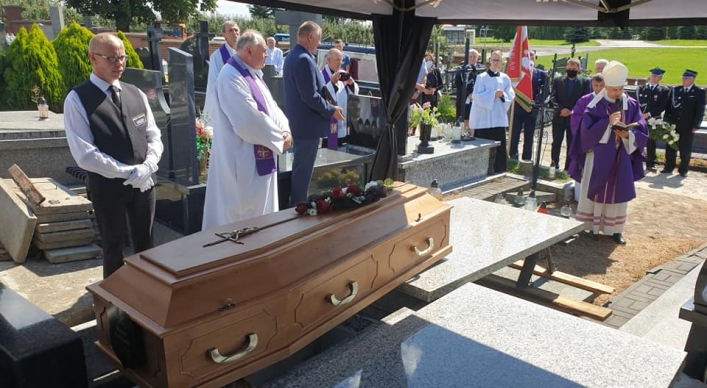 Pogrzeb księdza Bogdana Rusinowskiego, honorowego obywatela gminy Elbląg (+zdjęcia)