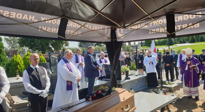 Pogrzeb księdza Bogdana Rusinowskiego, honorowego obywatela gminy Elbląg (+zdjęcia)