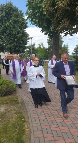 Pogrzeb księdza Bogdana Rusinowskiego, honorowego obywatela gminy Elbląg (+zdjęcia)