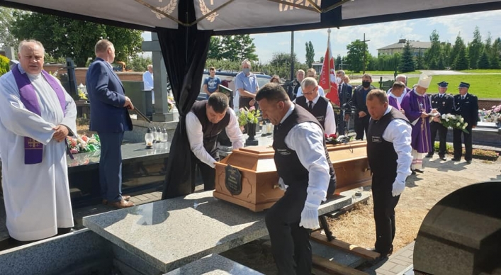 Pogrzeb księdza Bogdana Rusinowskiego, honorowego obywatela gminy Elbląg (+zdjęcia)
