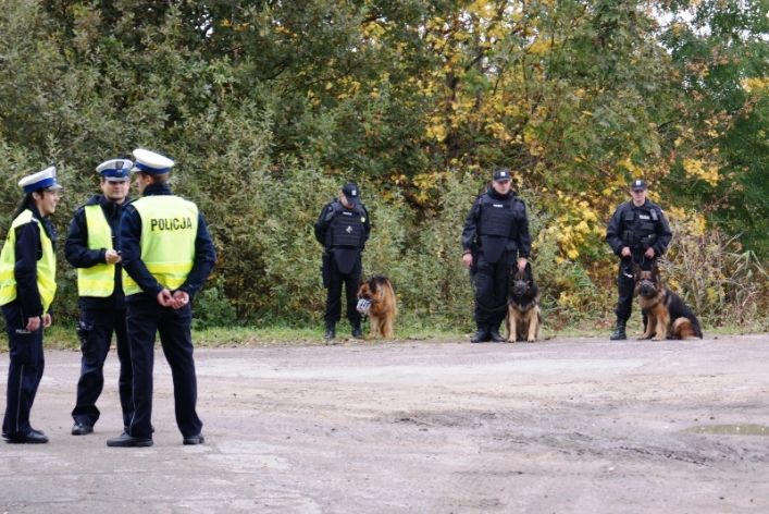 Policja i antyterroryści w akcji. Spokojnie, to tylko ćwiczenia