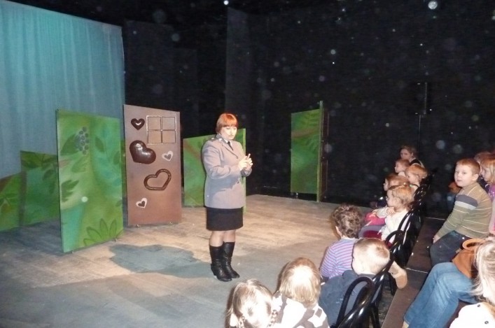 Policja i teatr działają wspólnie na rzecz bezpieczeństwa dzieci