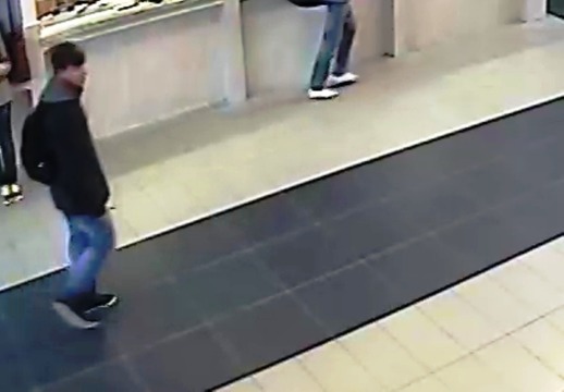 Policja poszukuje pedofila. Rodzice zaczynają się bać