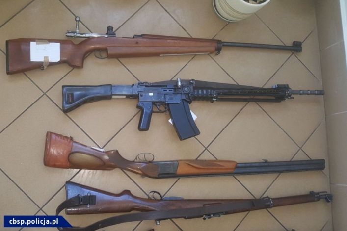 Policja zlikwidowała nielegalny arsenał broni palnej (+ zdjęcia)