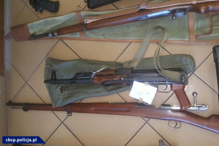 Policja zlikwidowała nielegalny arsenał broni palnej (+ zdjęcia)