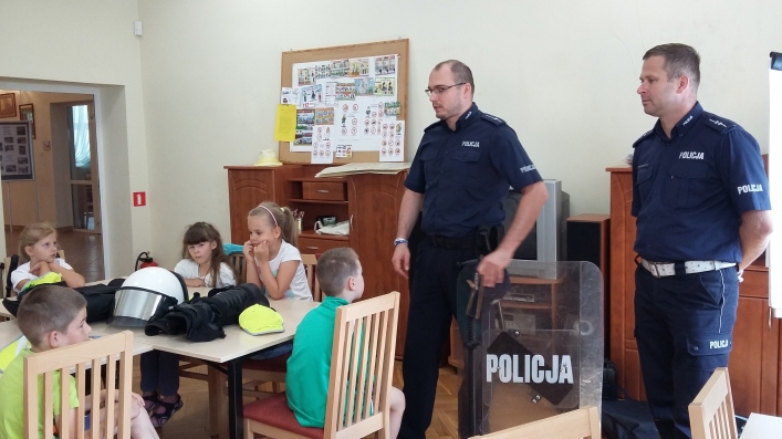 Policjanci na półkoloniach