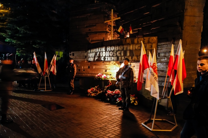 Polityczne przepychanki na ofiarach Grudnia'70