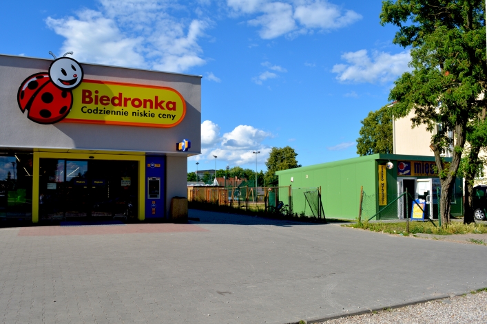 Portugalska Biedronka kontra polskie, małe osiedlowe sklepy spożywcze