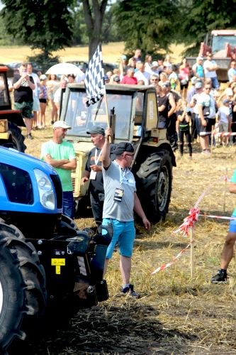 Poseł z okręgu elbląskiego sponsorem niecodziennych wyścigów. Zobacz fotorelację 